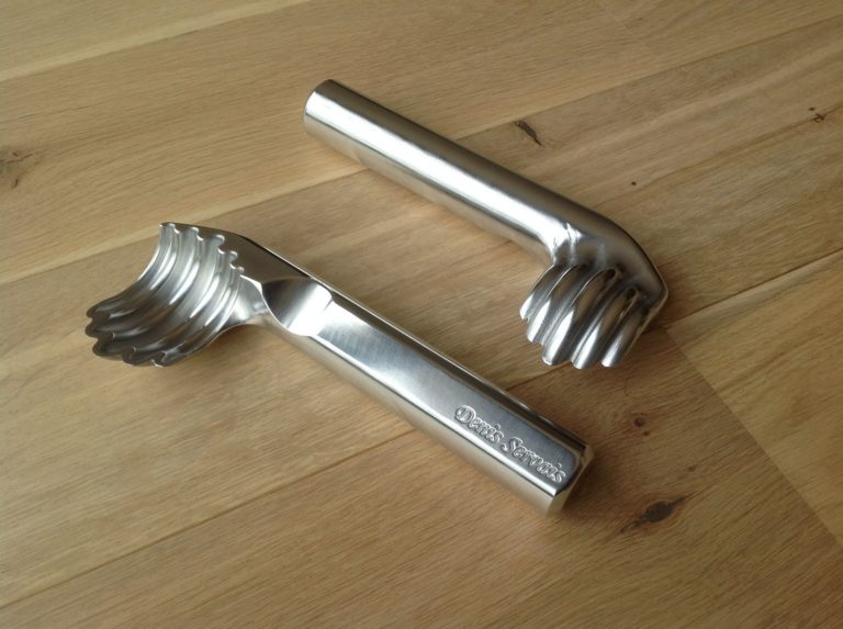 Cuillere a glace cannelee