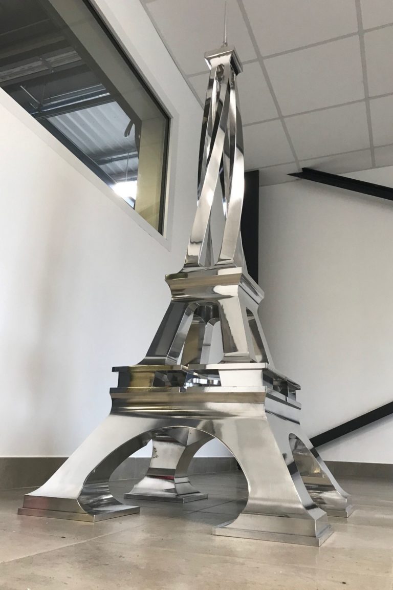 Tour Eiffel en aluminium massif